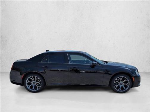 2018 Chrysler 300 Touring