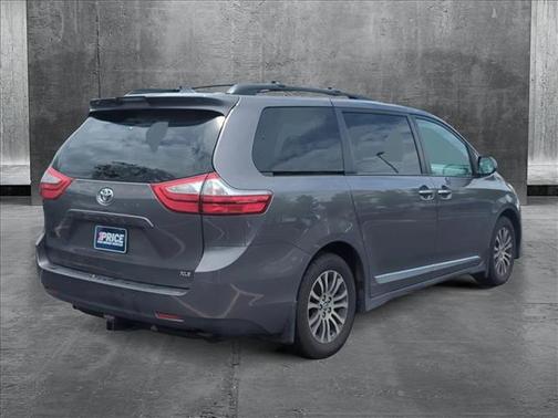 2019 Toyota Sienna XLE Premium