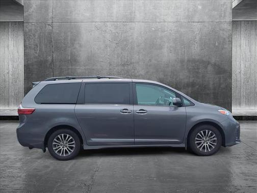 2019 Toyota Sienna XLE Premium