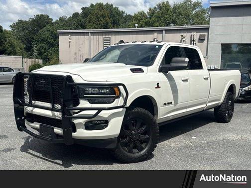 2022 RAM 3500 Limited Crew Cab 4x4 8' Box