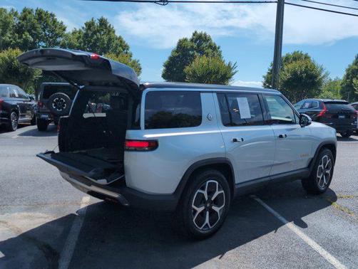 La Silver [Silver] 2023 Rivian R1S Adventure