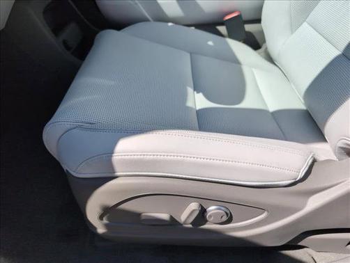 Creamy White Pearl 2026 Hyundai PALISADE SEL 7P