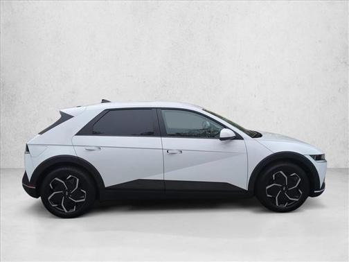 Atlas White 2024 Hyundai IONIQ 5 SE