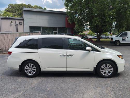 White 2016 Honda Odyssey EX-L