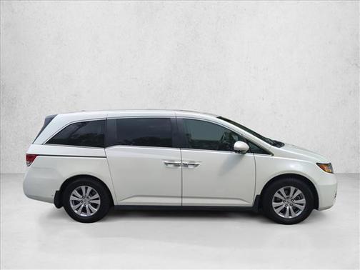 White 2016 Honda Odyssey EX-L