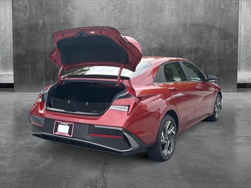 2025 Hyundai ELANTRA SEL