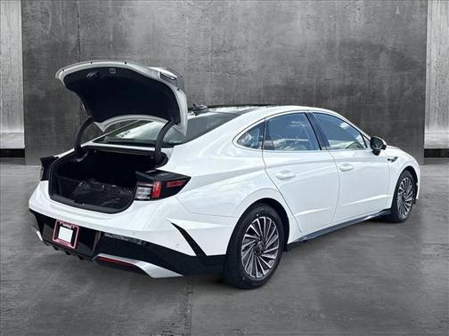 2025 Hyundai SONATA Hybrid Limited