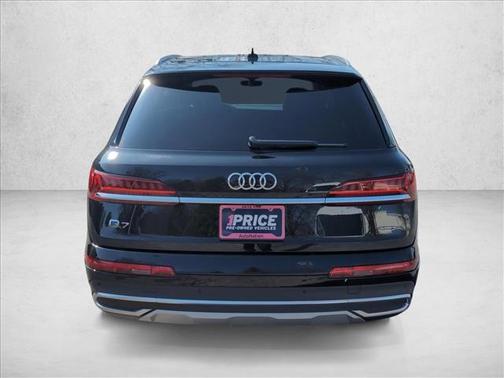 2024 Audi Q7 45 Premium Plus