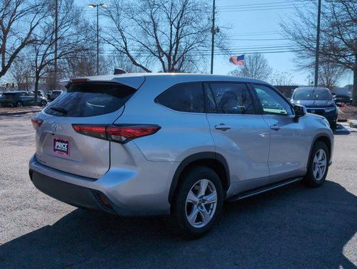 2022 Toyota Highlander LE