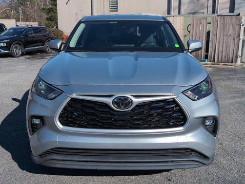 2022 Toyota Highlander LE