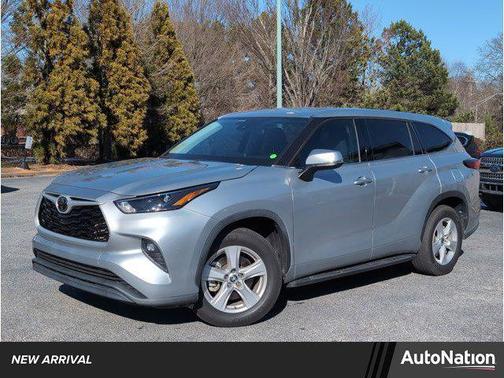 2022 Toyota Highlander LE