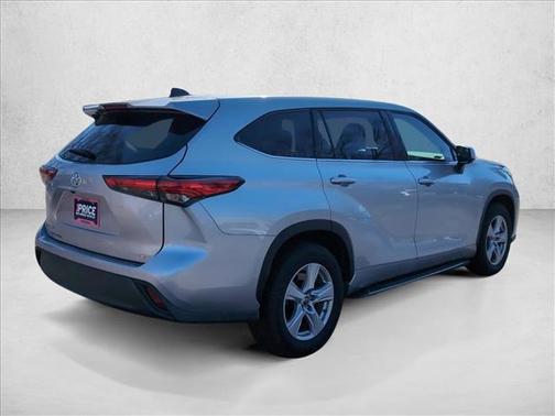 2022 Toyota Highlander LE