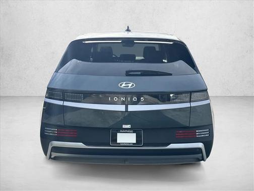 2025 Hyundai IONIQ 5 SE