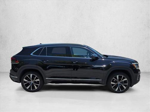 Deep Black Pearl 2024 Volkswagen Atlas Cross Sport 2.0T SEL Premium