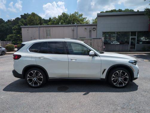 Alpine White 2021 BMW X5 sDrive40i