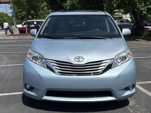 2016 Toyota Sienna XLE