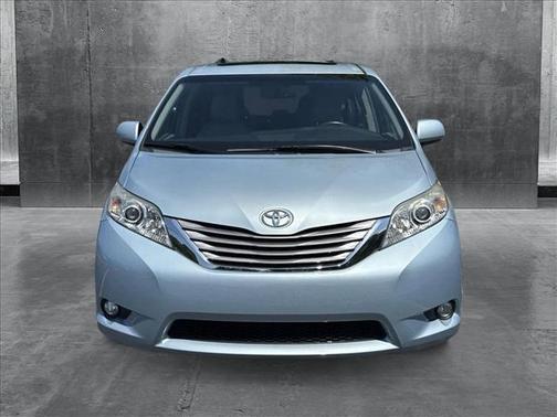 2016 Toyota Sienna XLE