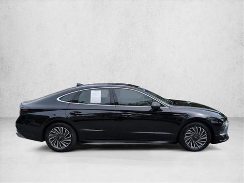 Abyss Black 2025 Hyundai SONATA Hybrid Limited