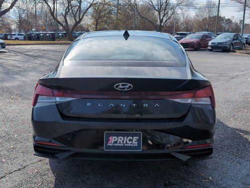 2021 Hyundai ELANTRA SEL