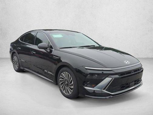 Abyss Black 2025 Hyundai SONATA Hybrid Limited