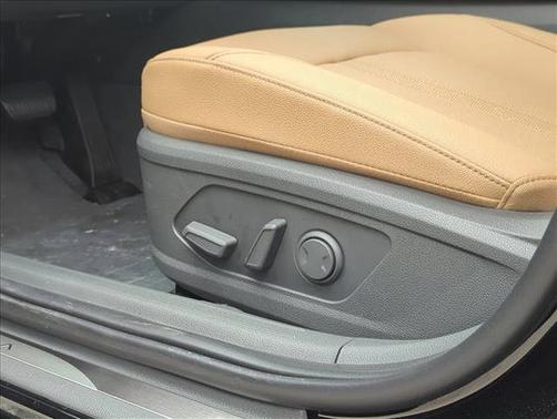 Abyss Black 2025 Hyundai SONATA Hybrid Limited