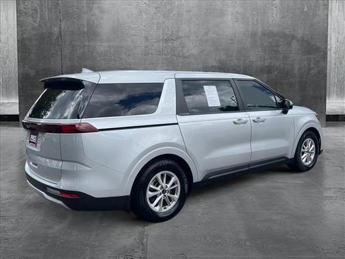 2023 Kia Carnival LX