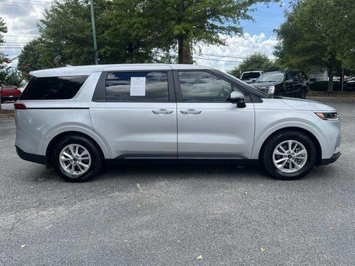 2023 Kia Carnival LX