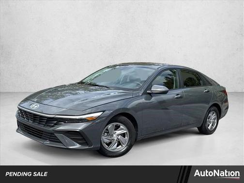 2024 Hyundai ELANTRA SE