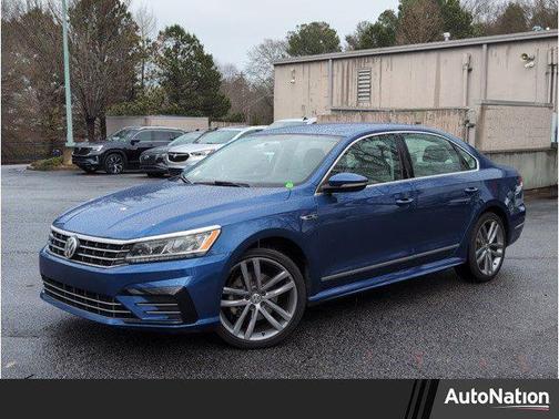 2017 Volkswagen Passat 1.8T R-Line w/Comfort