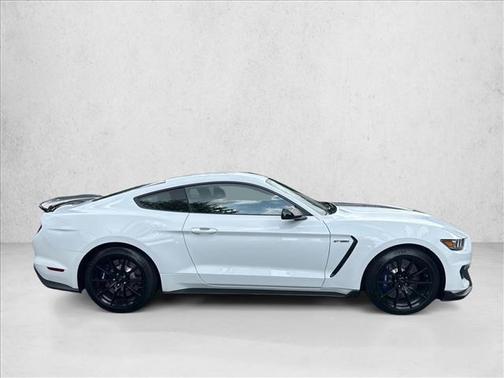 2016 Ford Shelby GT350 Base