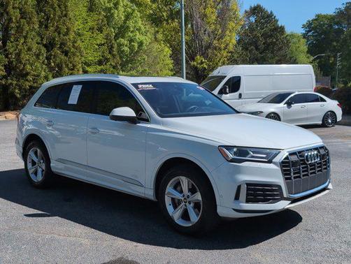 Glacier White Metallic 2024 Audi Q7 45 Premium
