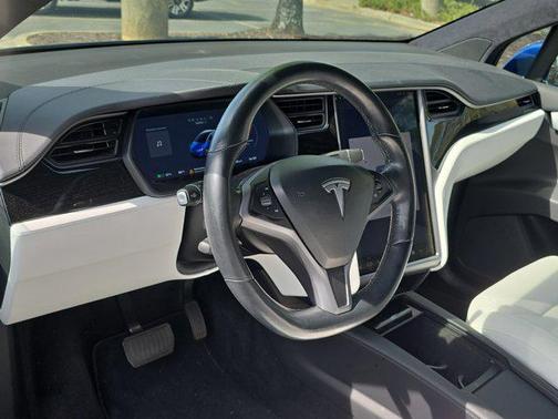 Deep Blue Metallic 2018 Tesla Model X 75D