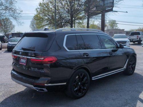 Black Sapphire Metallic 2022 BMW X7 xDrive40i