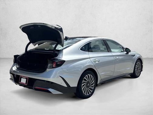 Aero Silver 2025 Hyundai SONATA Hybrid Limited