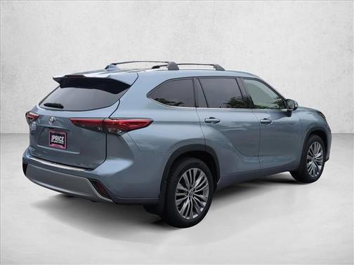 Moon Dust 2021 Toyota Highlander Platinum
