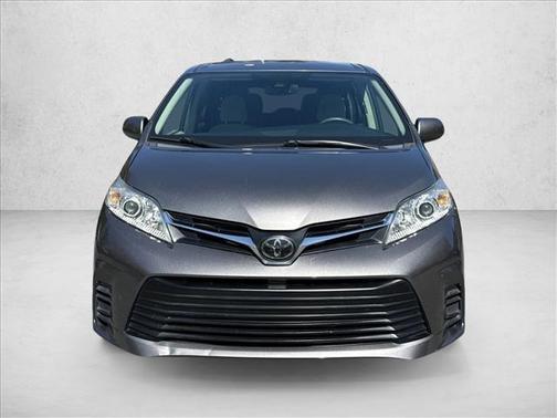 2018 Toyota Sienna LE