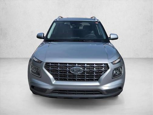Shimmering Silver 2024 Hyundai VENUE SEL