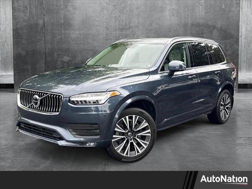 2022 Volvo XC90 T5 Momentum