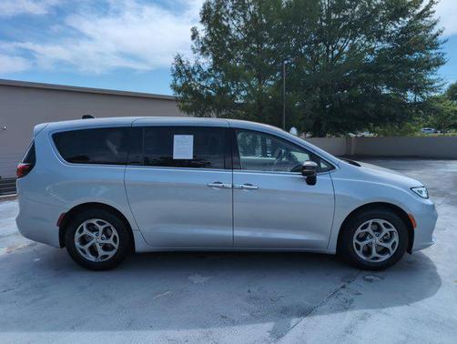 Silver Mist Clearcoat 2024 Chrysler Pacifica Limited