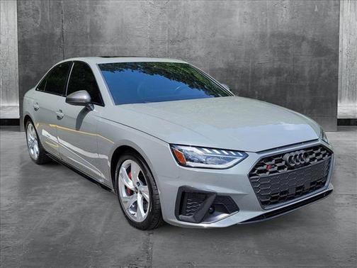 2022 Audi S4 Premium Plus TFSI quattro Tiptronic