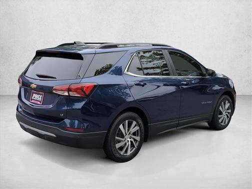 Blue Glow Metallic 2022 Chevrolet Equinox 1LT