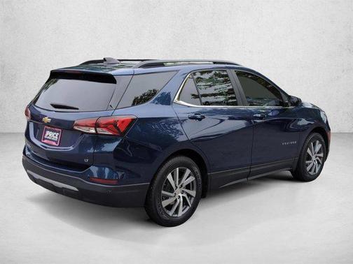 Blue Glow Metallic 2022 Chevrolet Equinox 1LT