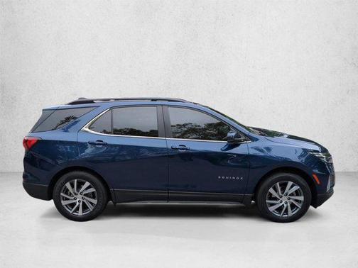 Blue Glow Metallic 2022 Chevrolet Equinox 1LT