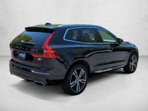 Onyx Black Metallic 2021 Volvo XC60 Recharge Plug-In Hybrid T8 Inscription Expression