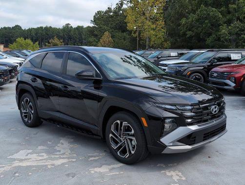 Phantom Black 2026 Hyundai TUCSON SEL Plus