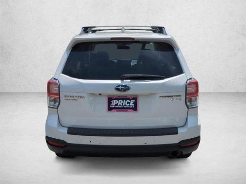 Crystal White Pearl 2017 Subaru Forester 2.5i Premium