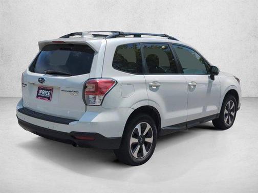 Crystal White Pearl 2017 Subaru Forester 2.5i Premium