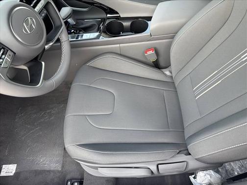 2025 Hyundai ELANTRA HEV SEL Sport