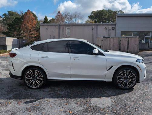 2025 BMW X6 xDrive40i