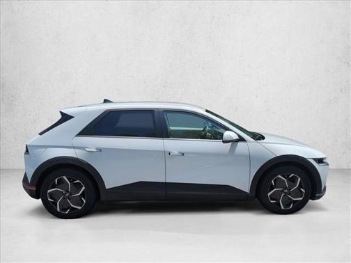 Atlas White 2024 Hyundai IONIQ 5 SE